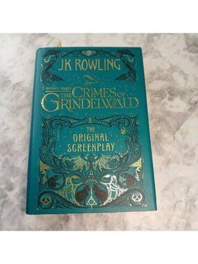 Fantastic Beasts: The Crimes of Grindelwald – The Original Screenplay Hardcover